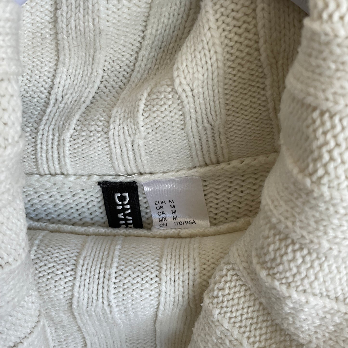 Divided Crop Knit (Women’s M)