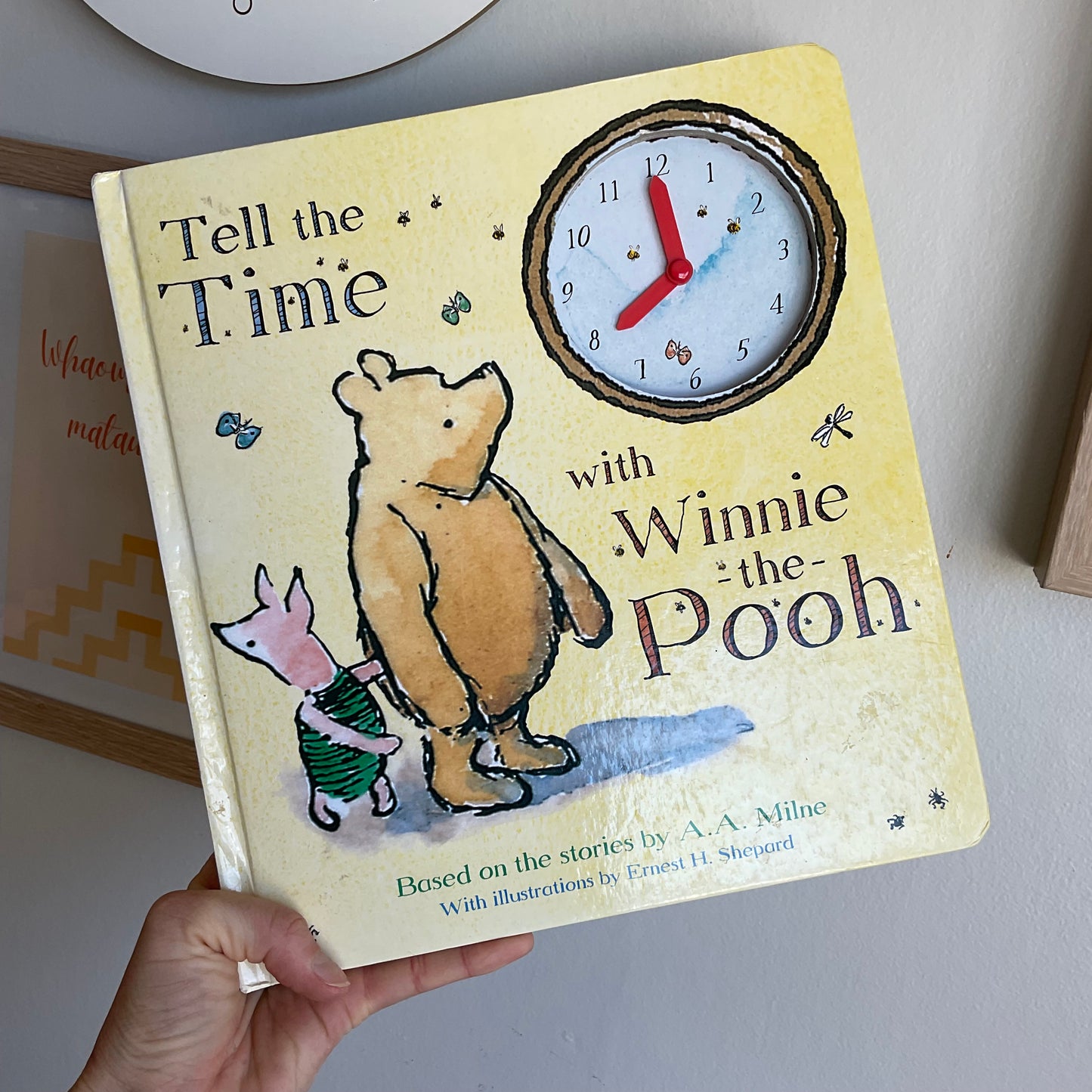 Tell The Time With Winnie The Pooh Board Book