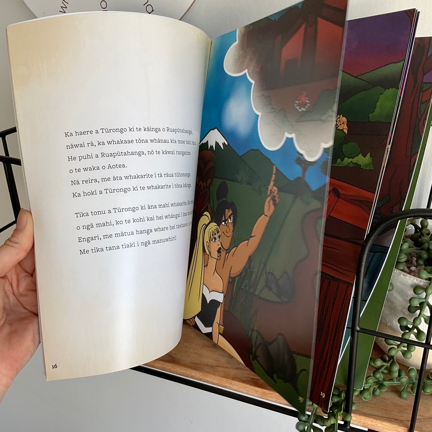 Ngā Takohanga a Tūrongo - Reo Māori