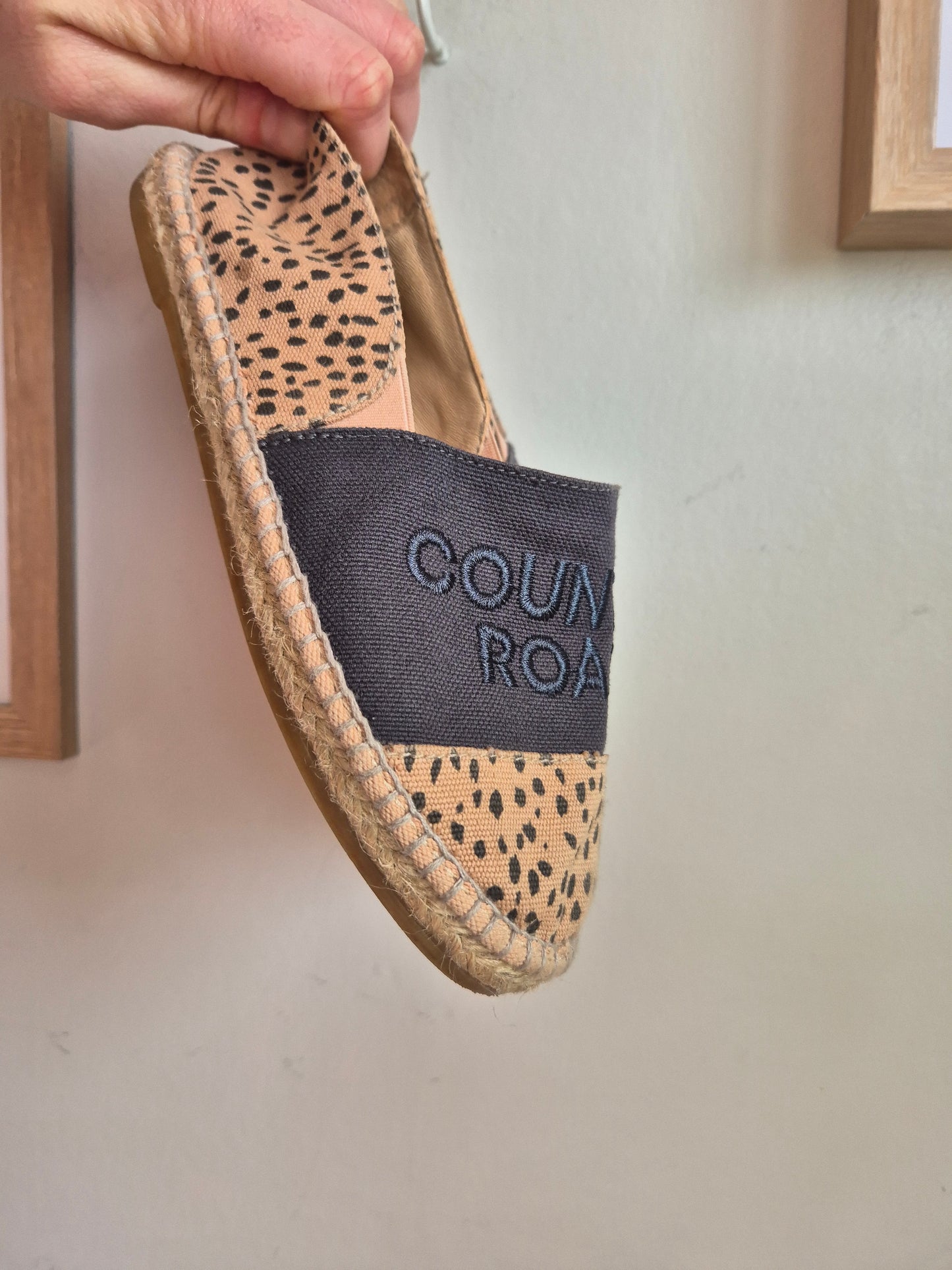 Country Road Leopard Print Slip On Shoes (Kids 35)