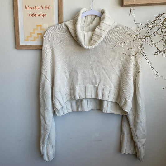 Divided Crop Knit (Women’s M)