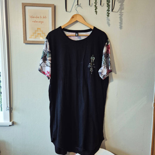 Mana Wahine Dress (Women's L)