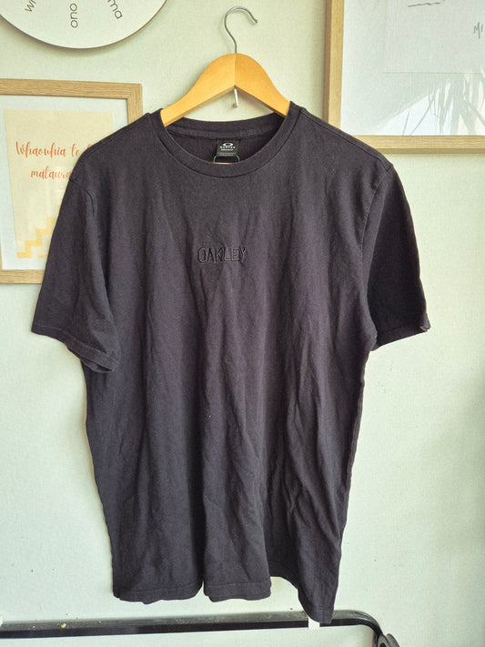 Oakley Embroidered Logo Tee (Adult's XL)