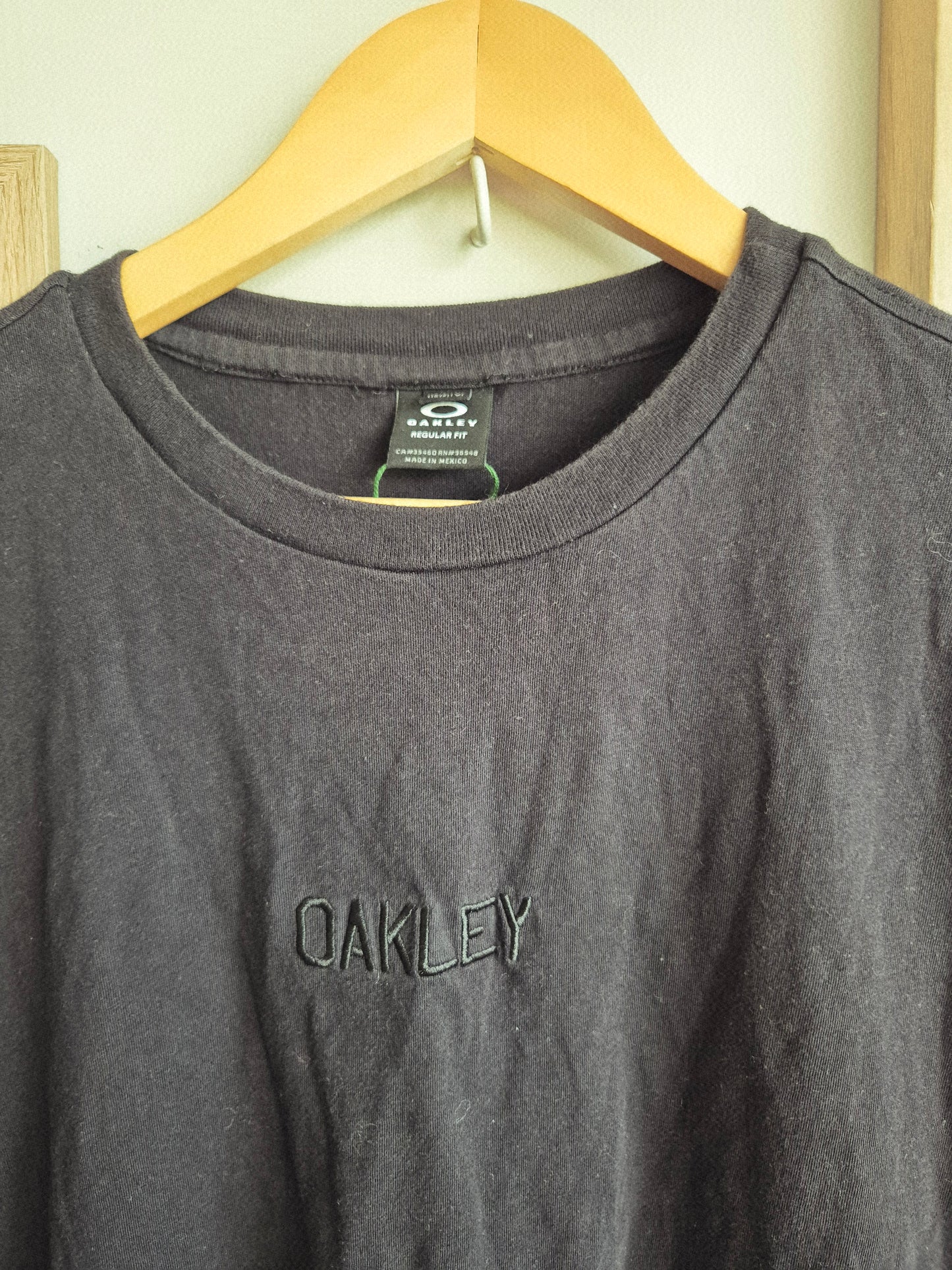 Oakley Embroidered Logo Tee (Adult's XL)