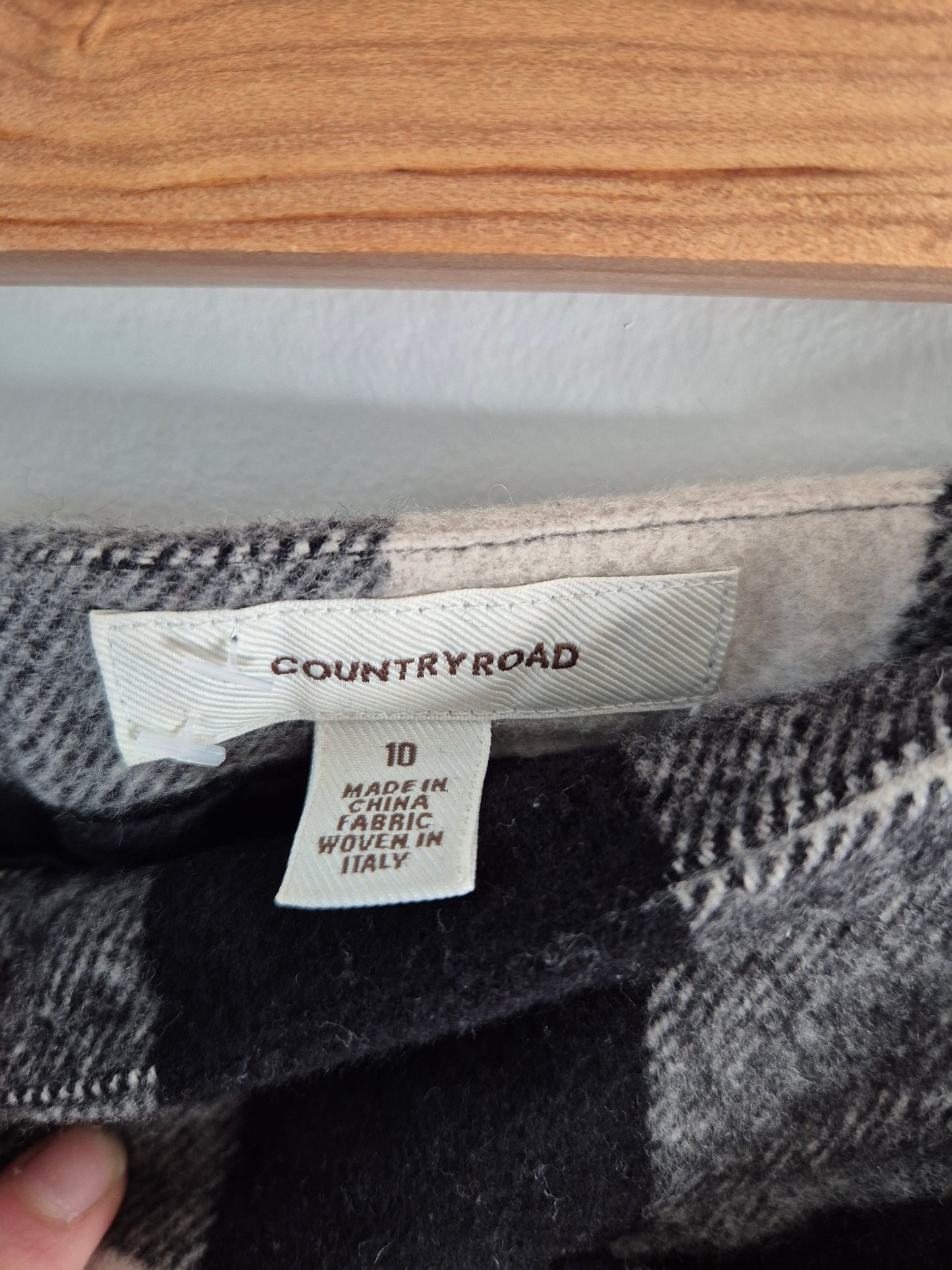 Country Road Wool Plaid Skirt (Women’s 10)