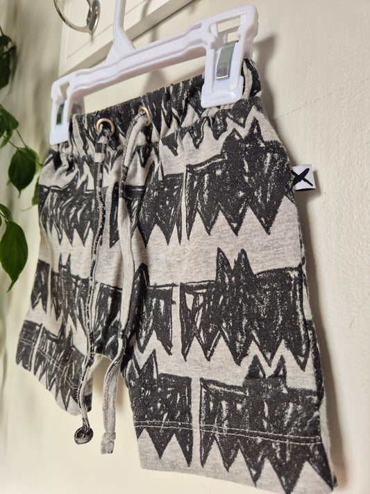 Minti Shorts (3-6m)