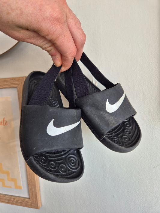 Nike slides (9c)
